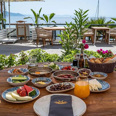 The Diplomat 투룬치