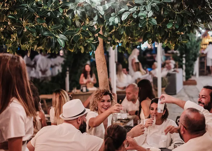 ホテル The Diplomat トゥルンチュ