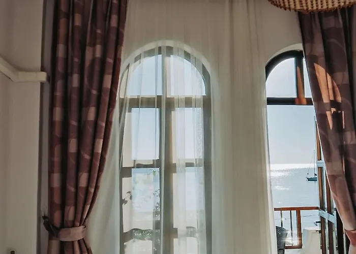 The Diplomat トゥルンチュ